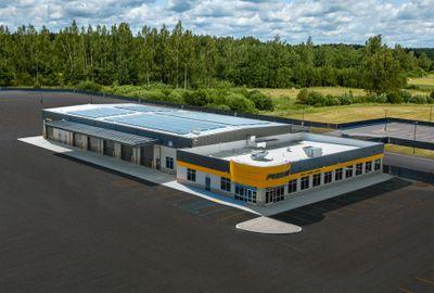 Truck Leasing building